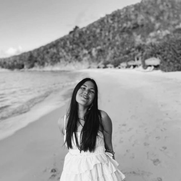 Meet your Posher, Liz - Picture 1 of 1